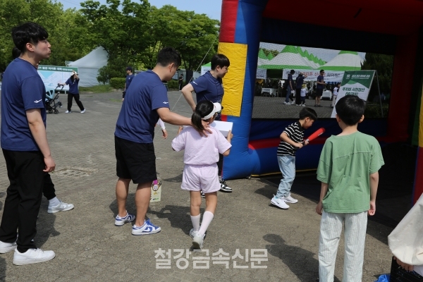 '2024 철강 마라톤 대회'에서 진행된 철강홈런왕. (사진=철강금속신문)
