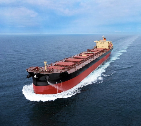 HD현대 아비커스의 대형선박용 자율운항 솔루션 ‘하이나스 컨트롤(HiNAS Control)’이 적용된 에이치라인해운 선박. /HD현대