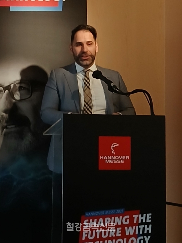 도이치메세 바실리오 트리안타필로스(Basilios Triantafillos) 글로벌 이사. (사진=철강금속신문)