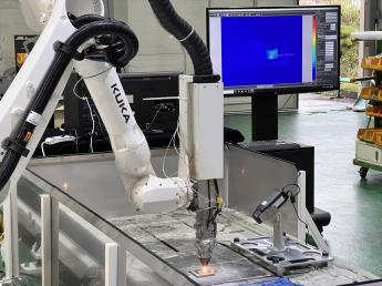 ADD-ON 모듈이 적용된 로봇기반 DED 적층 시스템. (사진=생산기술연구원)