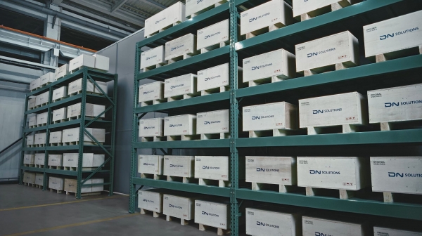 정품 파츠 물류센터 창고. (사진=DN솔루션즈)