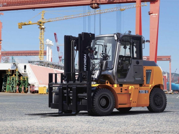 HD현대사이트솔루션이 6월 출시하는 중대형 전동 지게차. (사진=HD현대사이트솔루션)