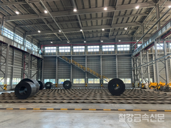 포항의 한 운송업체 주요 고객사의 판매 부진 여파로 창고가 텅텅 비어있다. (철강금속신문)