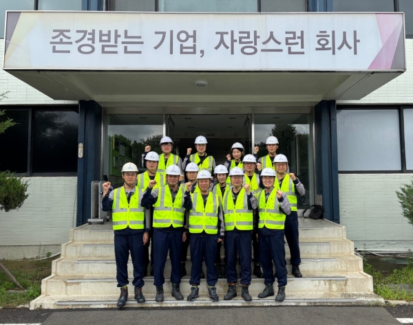 온열질환 예방 캠페인에 참여한 KG스틸 및 자회사의 임직원. 출처=KG스틸