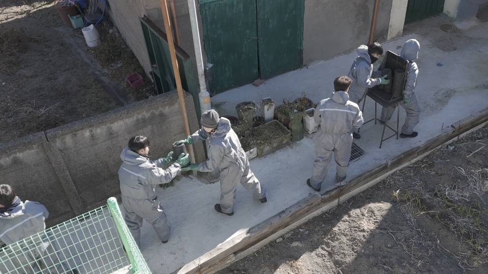 손에서 손으로 온기 전달…영풍 석포제련소 ‘사랑의 연탄’ 1만6500장 나눔 봉사/영풍 제공