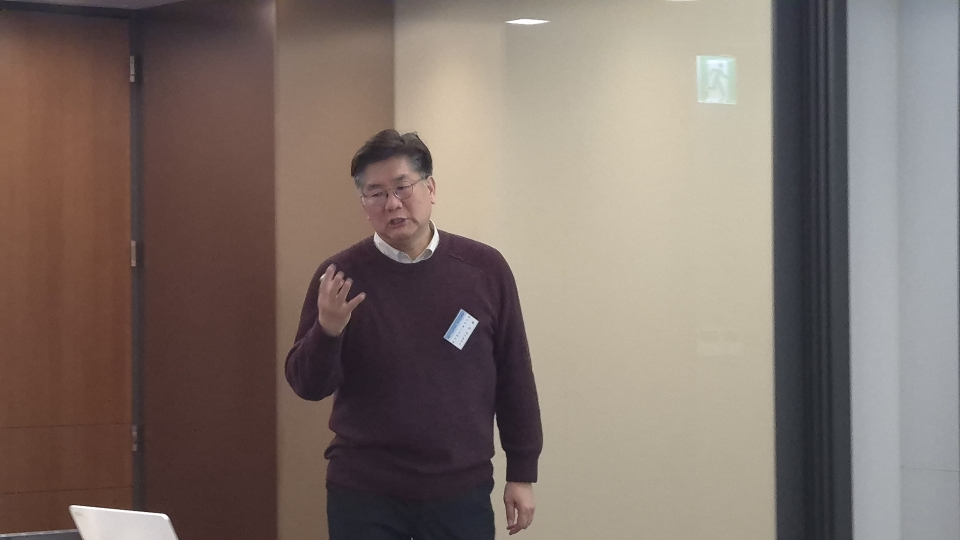 한국생산기술연구원 조훈 박사가 강연하고 있다.