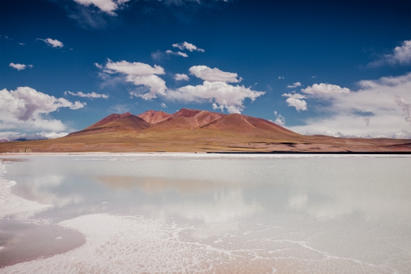 아르헨티나 옴브레 무에르토(Hombre Muerto) 염호 전경. 포스코홀딩스